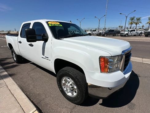 Used 2008 GMC Sierra 2500 SLE w/ Z71 Off-Road Package AWD/4WD image 8