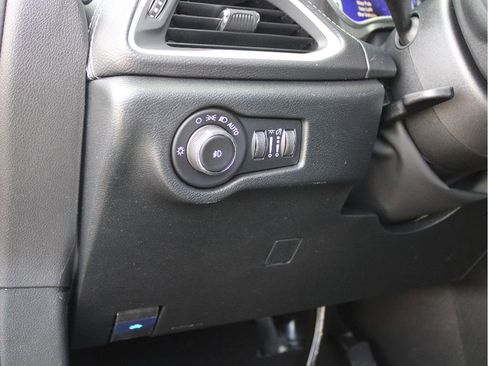 New 2026 Chrysler Pacifica Select FWD image 15