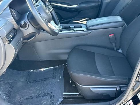 Certified 2024 Nissan Sentra SV FWD image 25