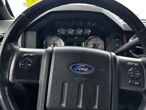 Used 2010 Ford F250 Lariat image 17