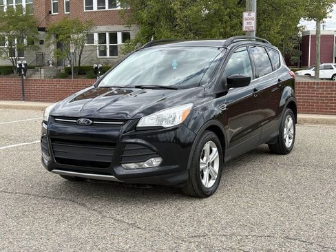 Used 2016 Ford Escape SE w/ Equipment Group 201A AWD/4WD image 4