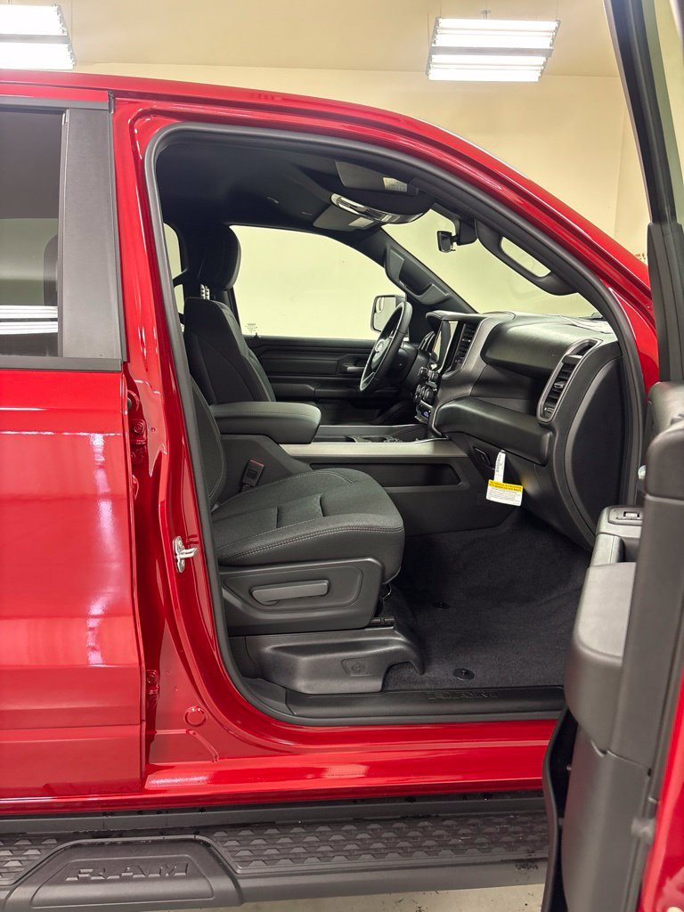 New 2027 RAM 1500 Express AWD/4WD image 22