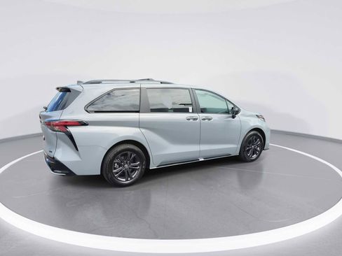 Certified 2026 Toyota Sienna XSE AWD/4WD image 8