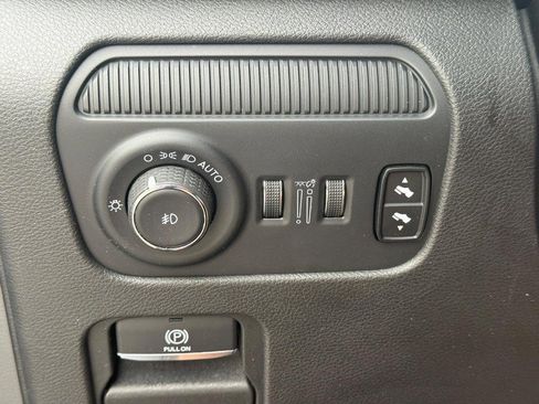 Used 2024 Jeep Wagoneer L Series II w/ Flexible Seating Group AWD/4WD image 24