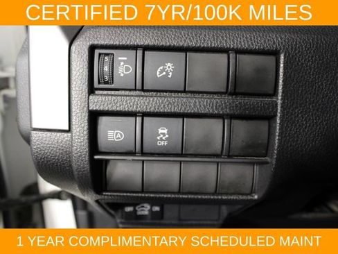Used 2025 Toyota Tacoma SR5 AWD/4WD image 15