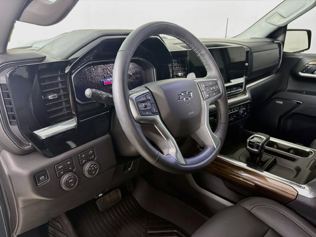 Used 2026 Chevrolet Silverado 1500 LT Trail Boss w/ LT Trail Boss Premium Package AWD/4WD image 10