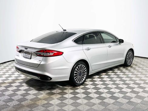 Used 2017 Ford Fusion SE w/ Fusion SE Technology Package image 7