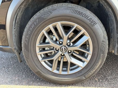 Used 2024 Nissan Rogue S image 7