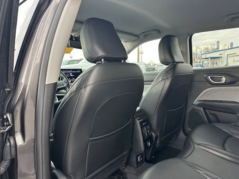 Used 2022 Jeep Compass Latitude image 10