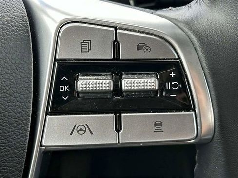 Used 2025 Kia Telluride S FWD image 17