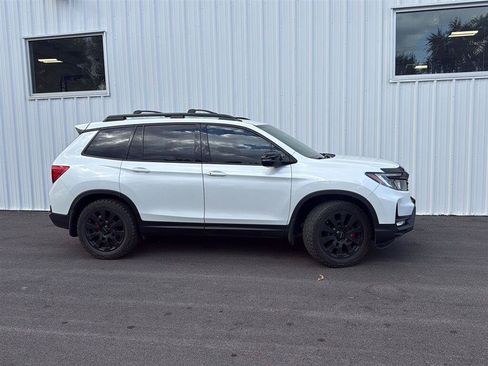 Used 2022 Honda Passport Elite image 2
