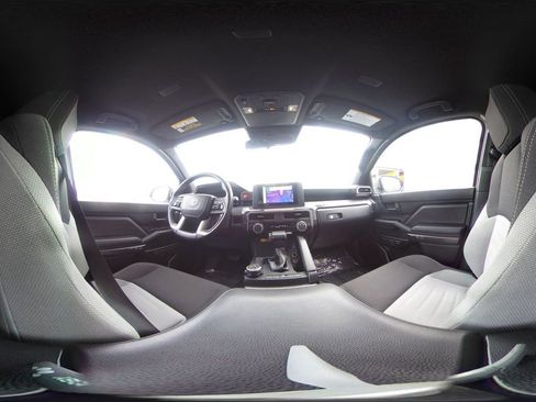 Used 2025 Toyota 4Runner TRD Off-Road image 38