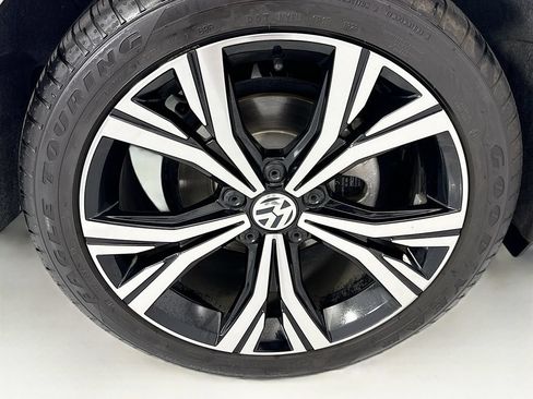 Used 2020 Volkswagen Passat 2.0T SEL FWD image 32