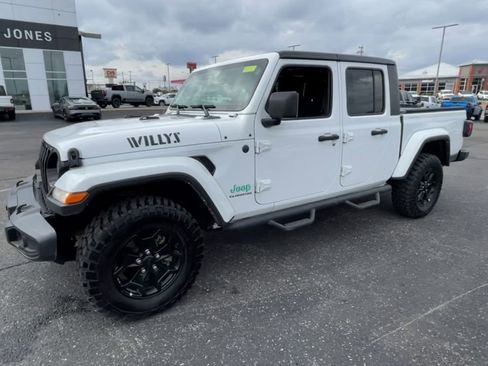 Used 2022 Jeep Gladiator Willys image 4