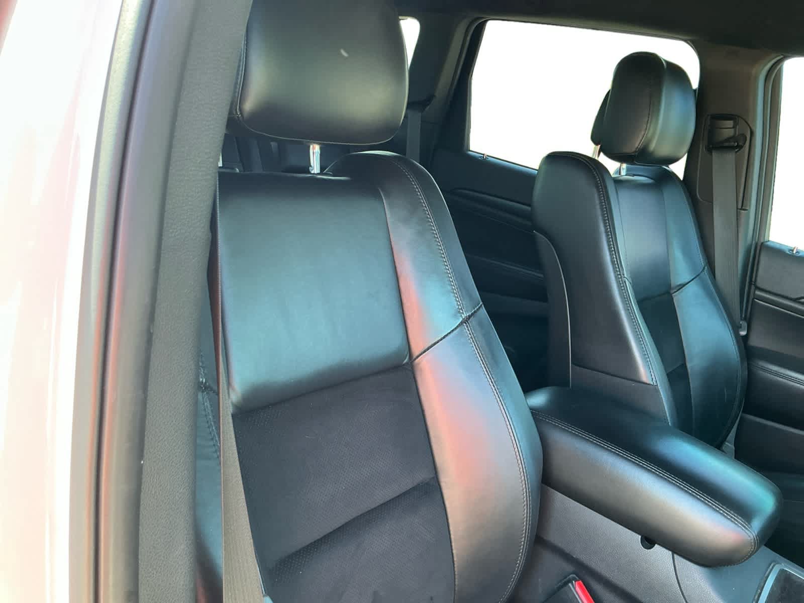 Used 2018 Jeep Grand Cherokee Altitude AWD/4WD image 15