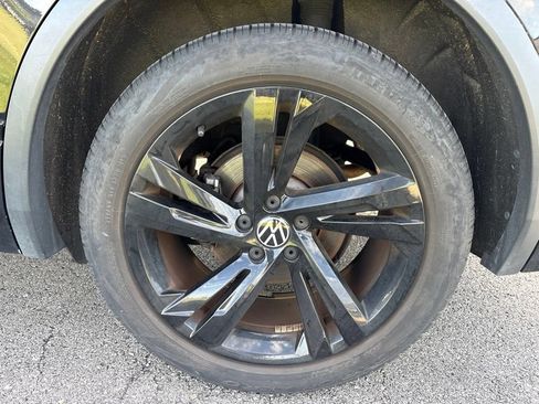 Used 2023 Volkswagen Tiguan SE R-Line AWD/4WD image 7