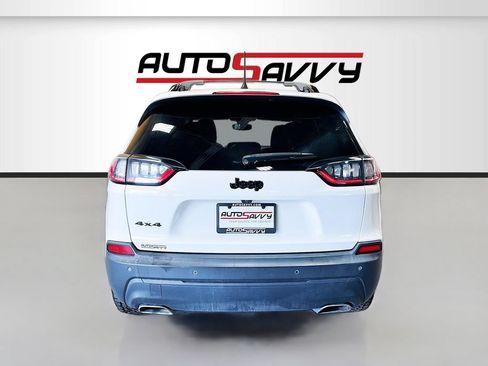 Used 2019 Jeep Cherokee Latitude Plus AWD/4WD image 6