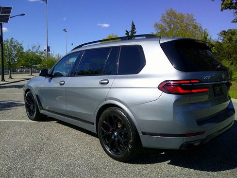 Used 2023 BMW X7 xDrive40i AWD/4WD image 5