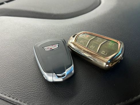 Used 2019 Cadillac Escalade Premium Luxury image 55