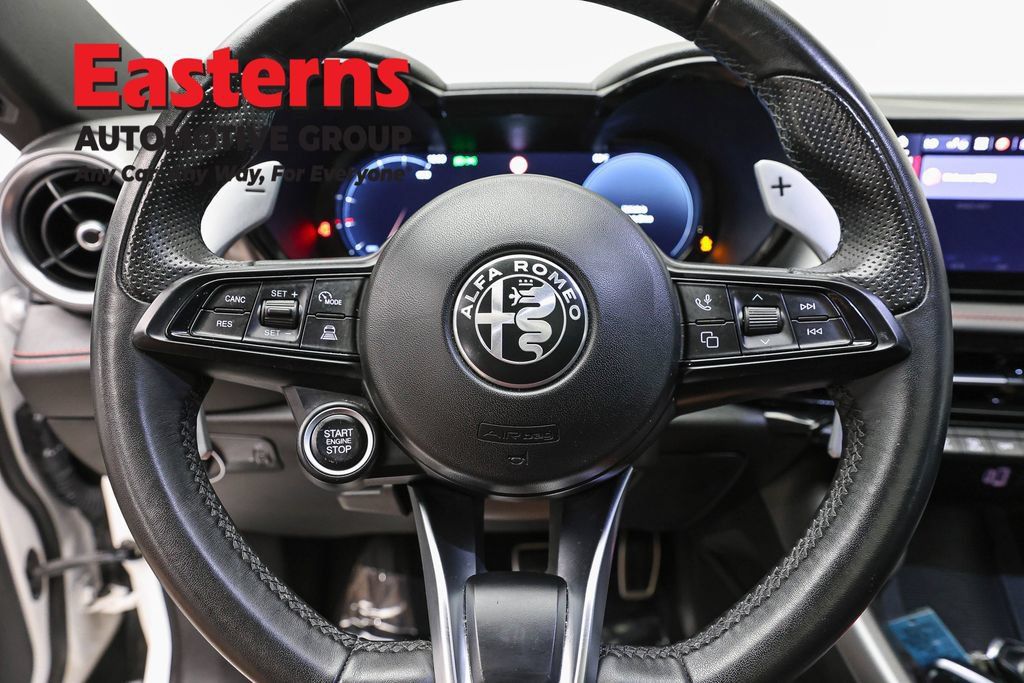 Used 2025 Alfa Romeo Tonale Tributo Italiano AWD/4WD image 10