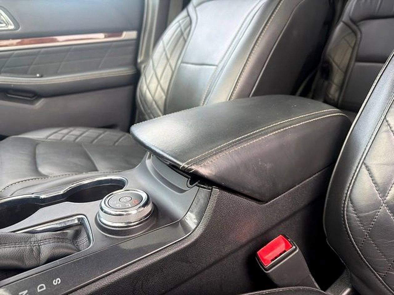 Used 2019 Ford Explorer Platinum AWD/4WD image 30