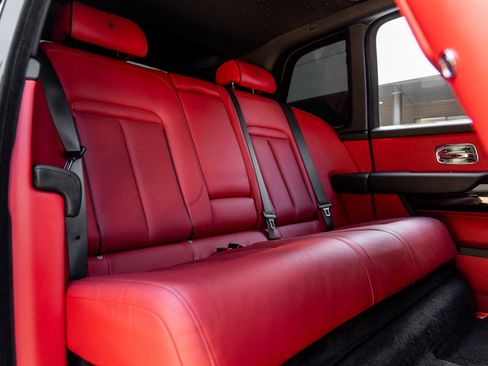 Used 2023 Rolls-Royce Cullinan image 46