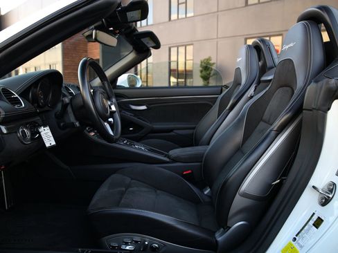 Used 2022 Porsche 718 Boxster Spyder image 30