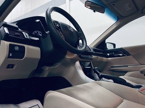 Used 2017 Honda Accord LX image 16
