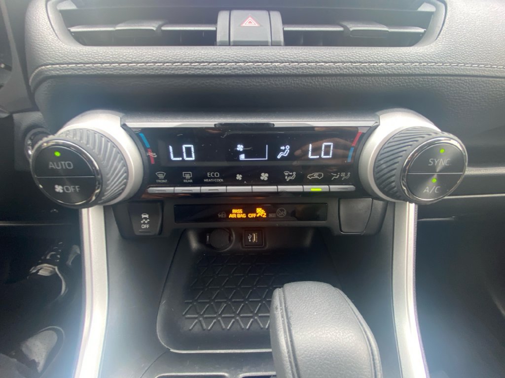 Used 2024 Toyota RAV4 XLE AWD/4WD image 23