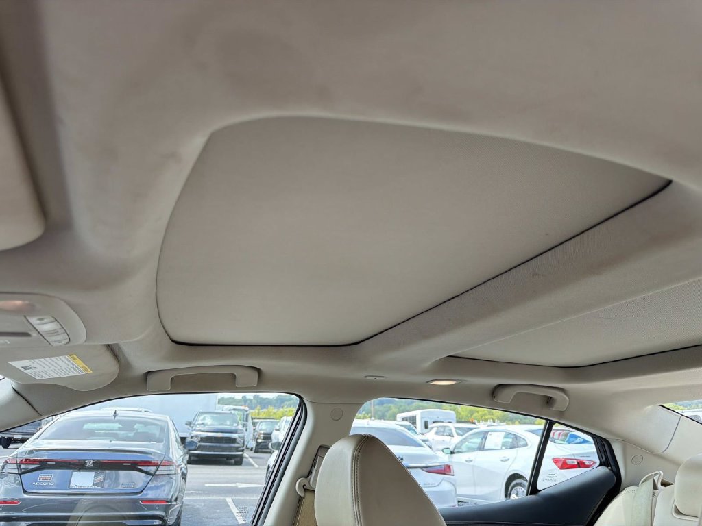 Used 2023 Nissan Maxima Platinum w/ Sport Mat Group FWD image 22