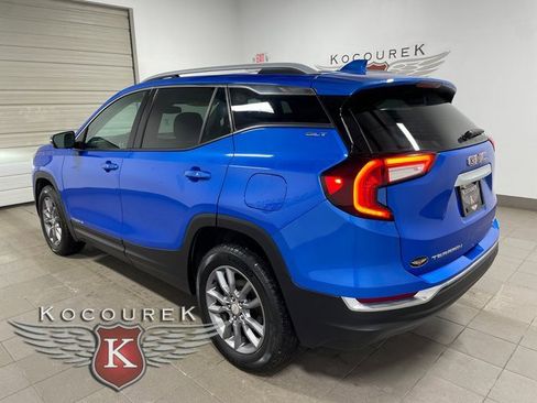 Used 2024 GMC Terrain SLT image 4