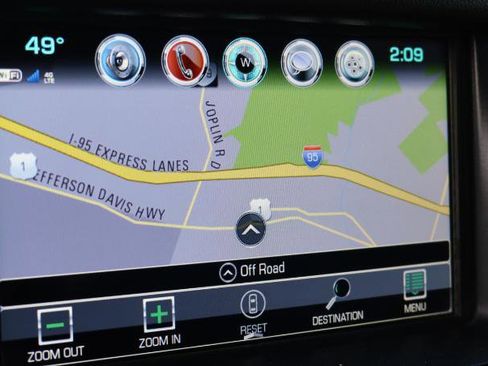 Used 2019 Chevrolet Suburban LT image 17