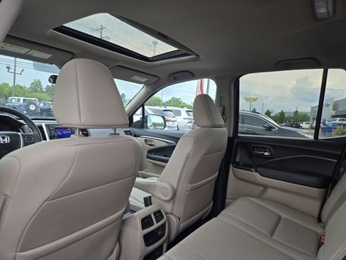 Used 2019 Honda Ridgeline RTL image 17