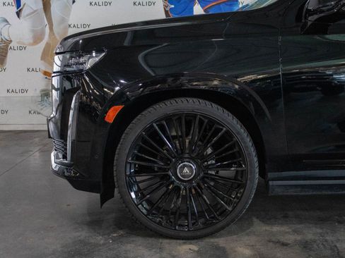 Used 2022 Cadillac Escalade Sport Platinum AWD/4WD image 17