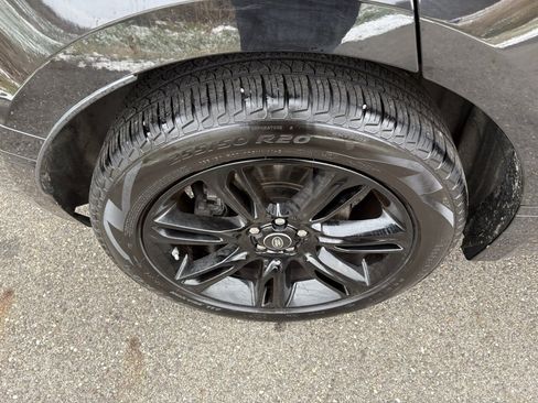 Used 2020 Land Rover Range Rover Velar S image 16