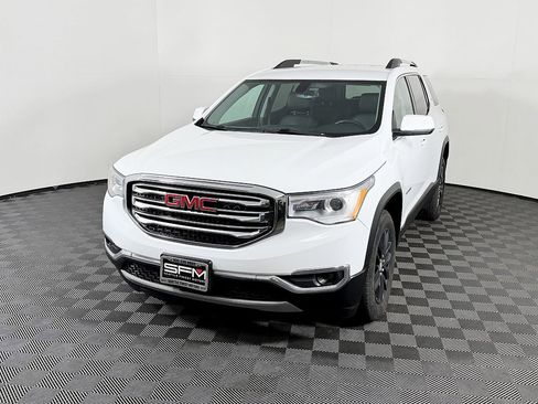 Used 2018 GMC Acadia SLT image 2