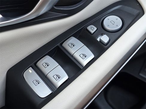 Used 2025 BMW M3 Competition w/ M Carbon Exterior Package image 25