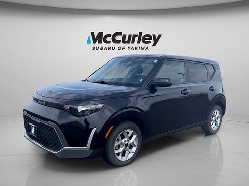 Used 2024 Kia Soul LX w/ Option Group 015 FWD image 1