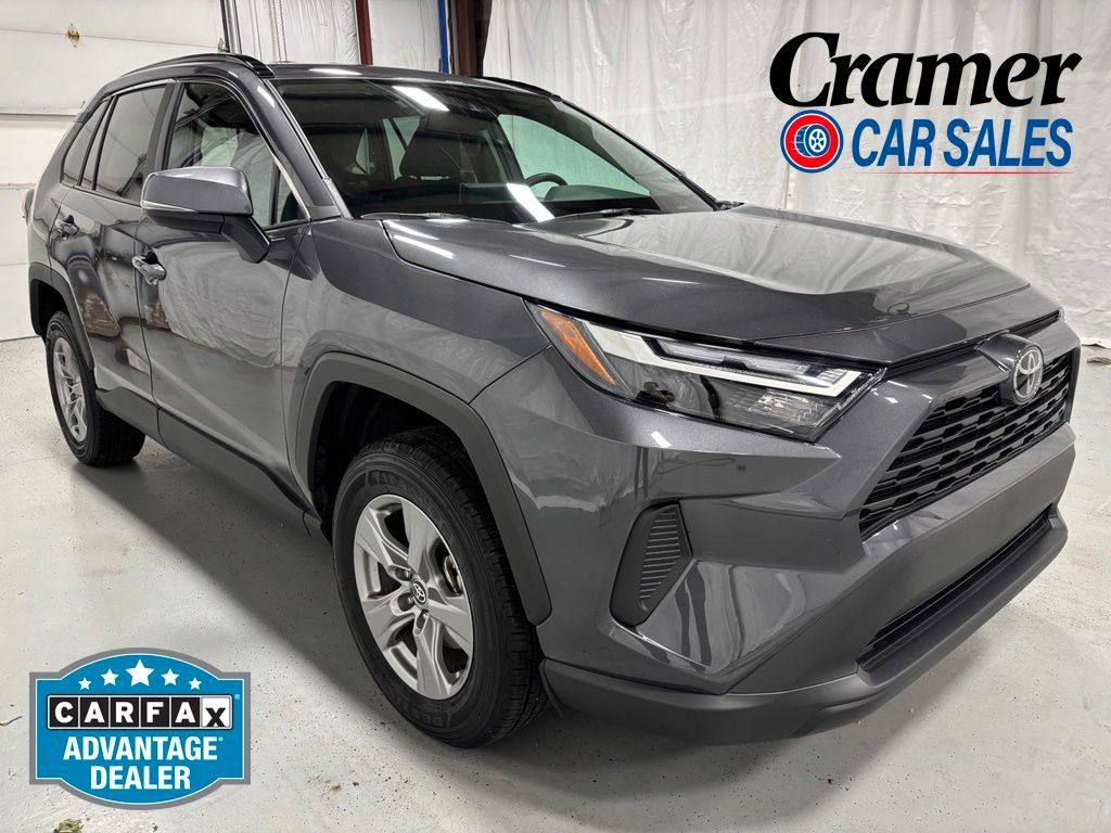 Used 2025 Toyota RAV4 XLE AWD/4WD image 1