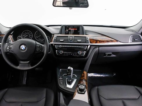 Used 2016 BMW 320i xDrive Sedan image 13