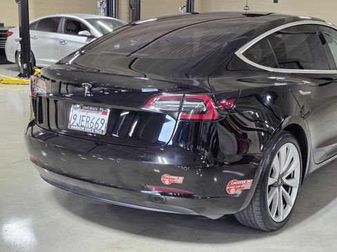 Used 2018 Tesla Model 3 Long Range image 11