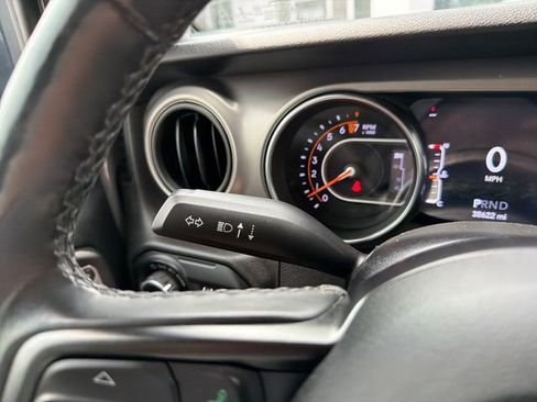 Used 2020 Jeep Wrangler Sport AWD/4WD image 18