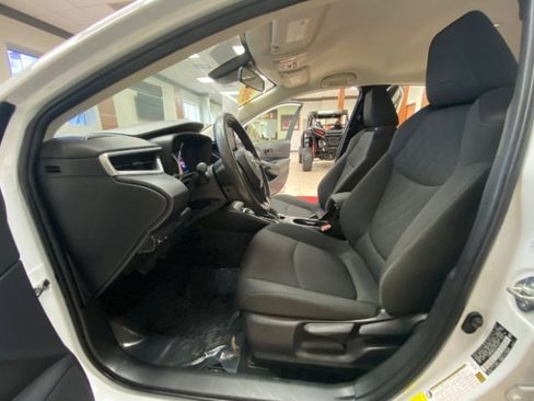 Used 2022 Toyota Corolla LE image 19