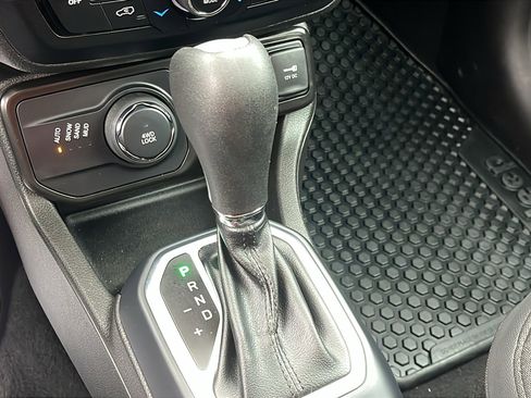 Used 2020 Jeep Renegade Altitude image 18