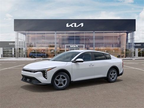 New 2025 Kia K4 LXS image 3