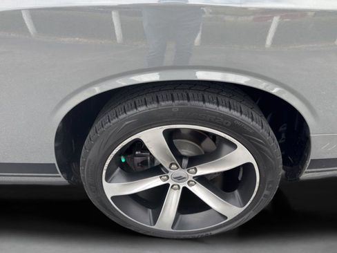 Used 2019 Dodge Challenger SXT image 23
