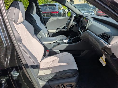 New 2026 Lexus TX 500h AWD image 8