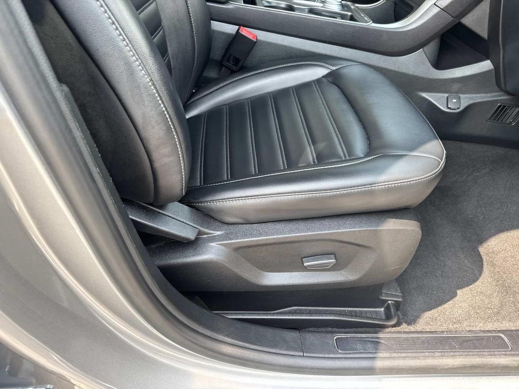 Used 2024 Ford Edge SEL AWD/4WD image 12