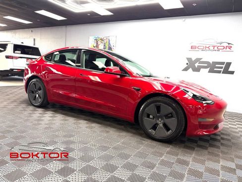 Used 2023 Tesla Model 3 Standard Range RWD image 1