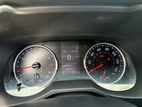 Used 2021 Toyota RAV4 LE FWD image 25